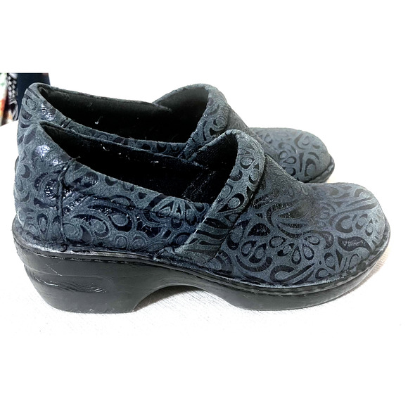 B.O.C. Born Concepts Clogs Peggy Embossed Black/Navy Leather Comfort Shoe 6.5/37 - Picture 1 of 7